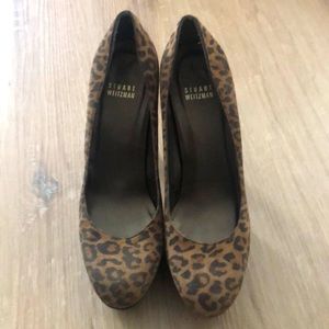 Stuart Weitzman Leonard suede pumps